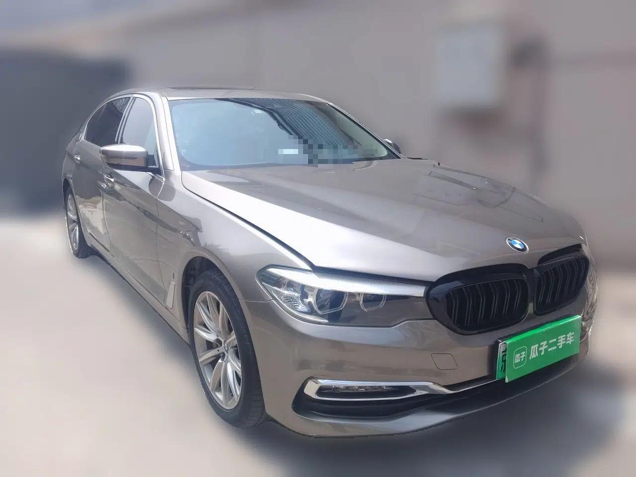 BMW 5 Series New Energy 2018 530Le Luxury Package — миниатюра 3