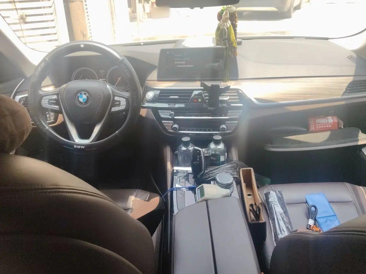 BMW 5 Series New Energy 2018 530Le Luxury Package — миниатюра 9