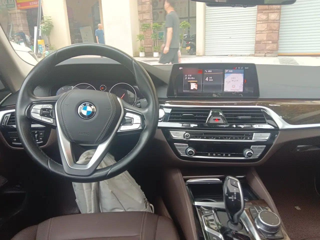 BMW 5 Series 2019 Facelifted 525Li Luxury Package — миниатюра 9