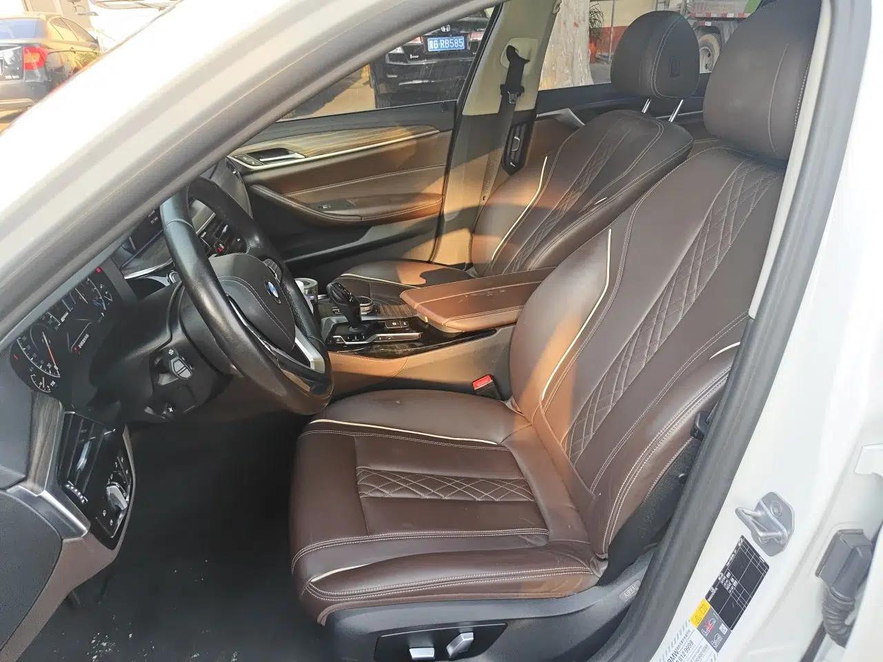 BMW 5 Series New Energy 2019 530Le Luxury Package — миниатюра 15
