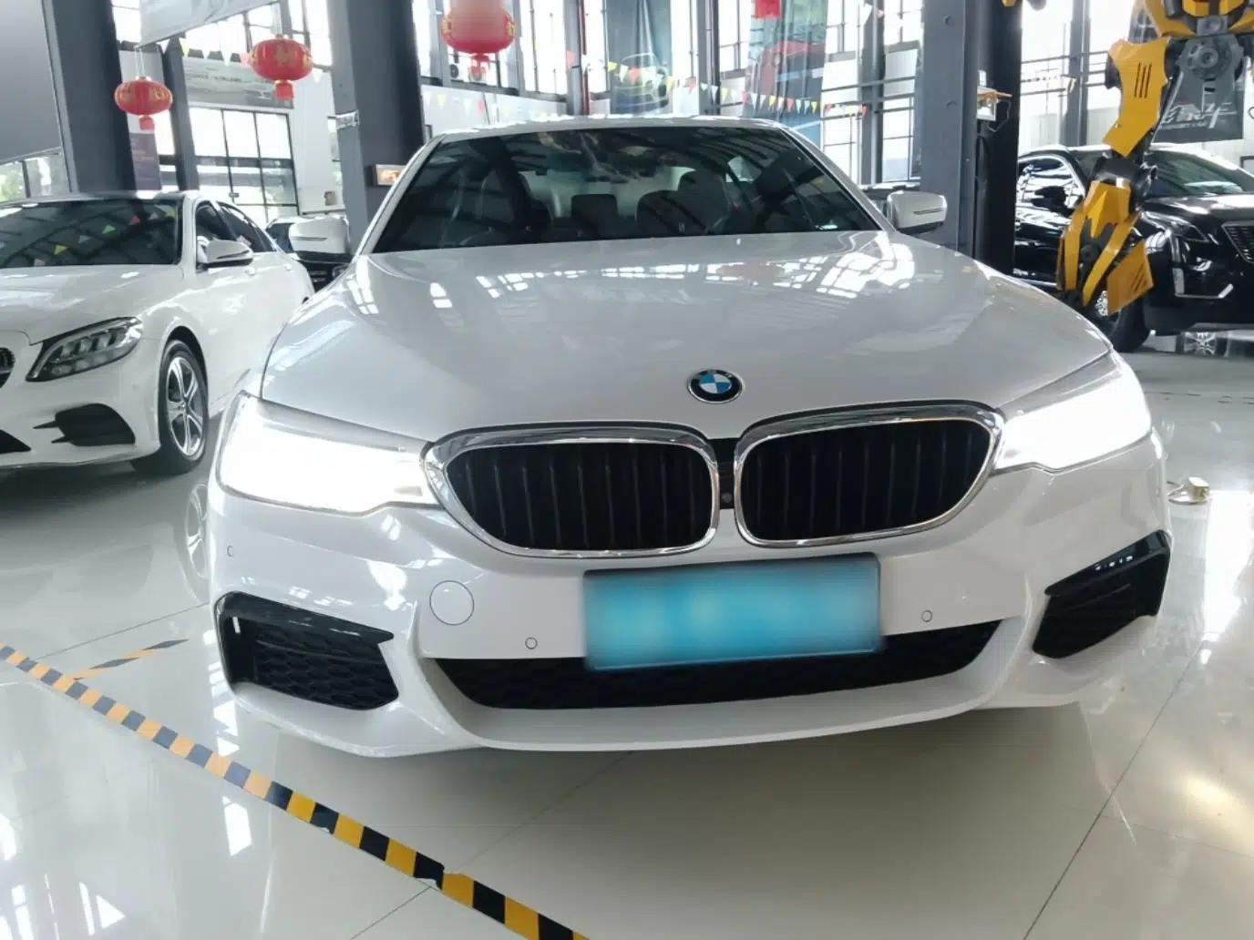 BMW 5 Series 2019 Restyled 530Li Luxury Edition M Sport Package — миниатюра 2