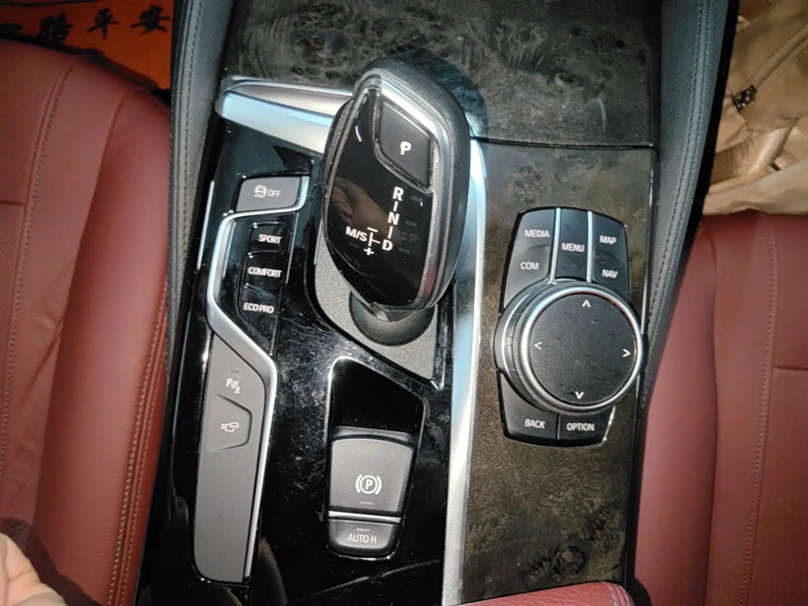 BMW 5 Series 2019 530Li Luxury Edition M Sport Package — миниатюра 16