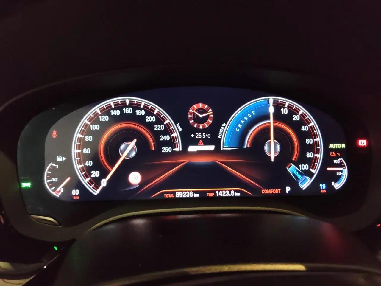 BMW 5 Series New Energy 2019 530Le Luxury Package — миниатюра 11