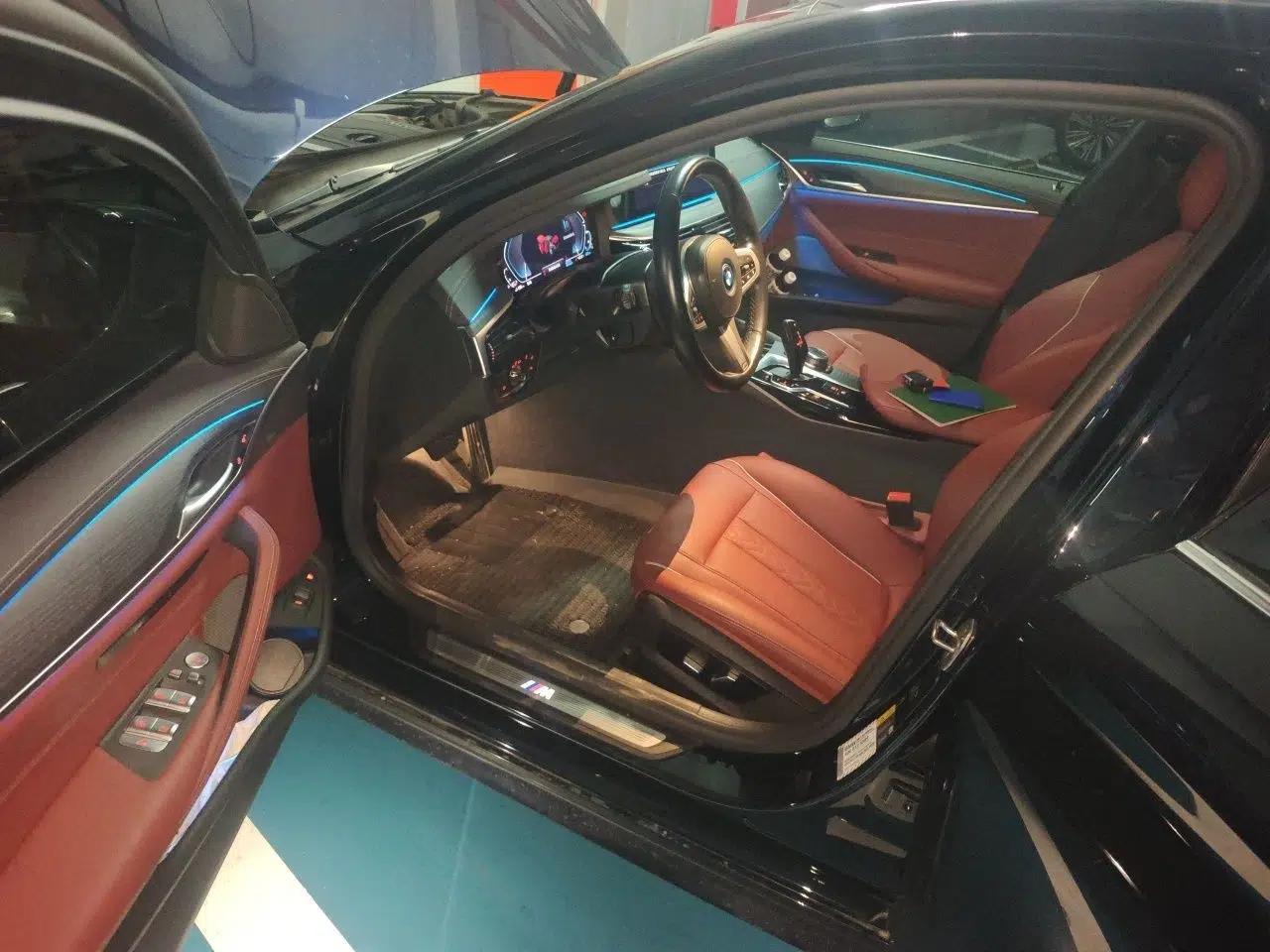 BMW 5 Series New Energy 2022 Restyled 535Le M Sport Package — миниатюра 16