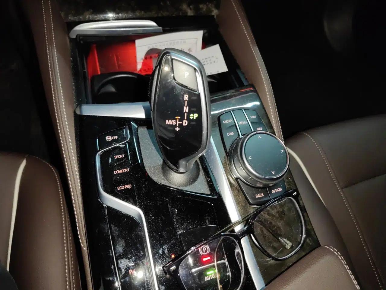 BMW 5 Series 2022 Restyled 525Li M Sport Package — миниатюра 14