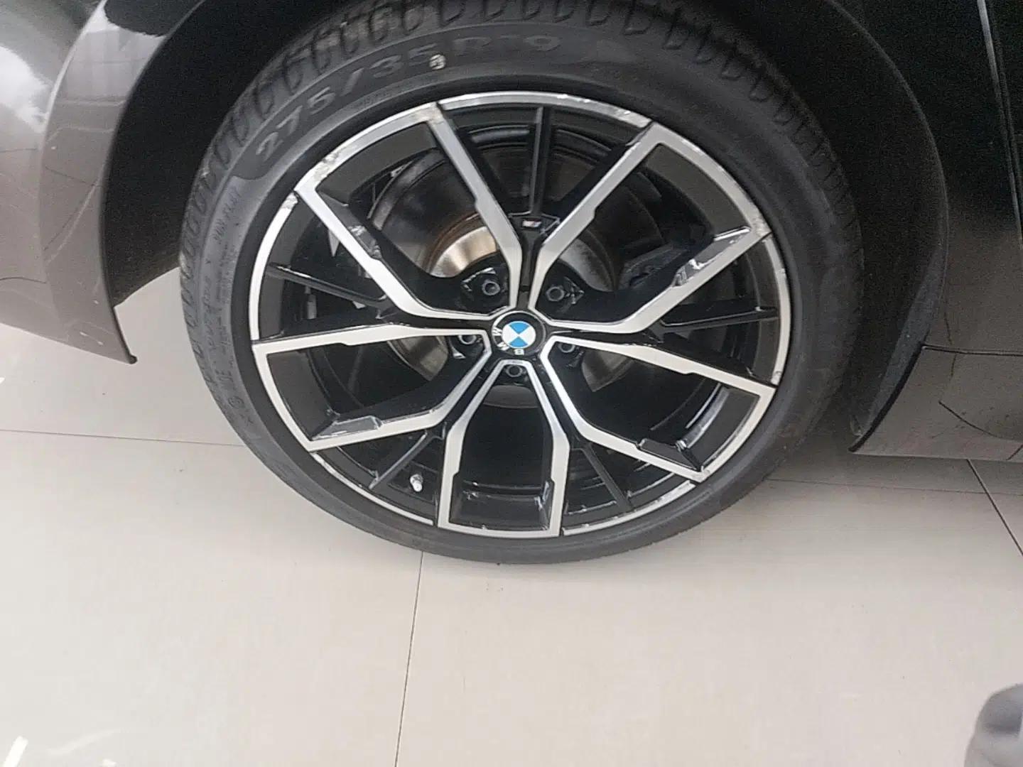 BMW 5 Series 2022 Second Facelift 530Li Luxury Version M Sport Package — миниатюра 11