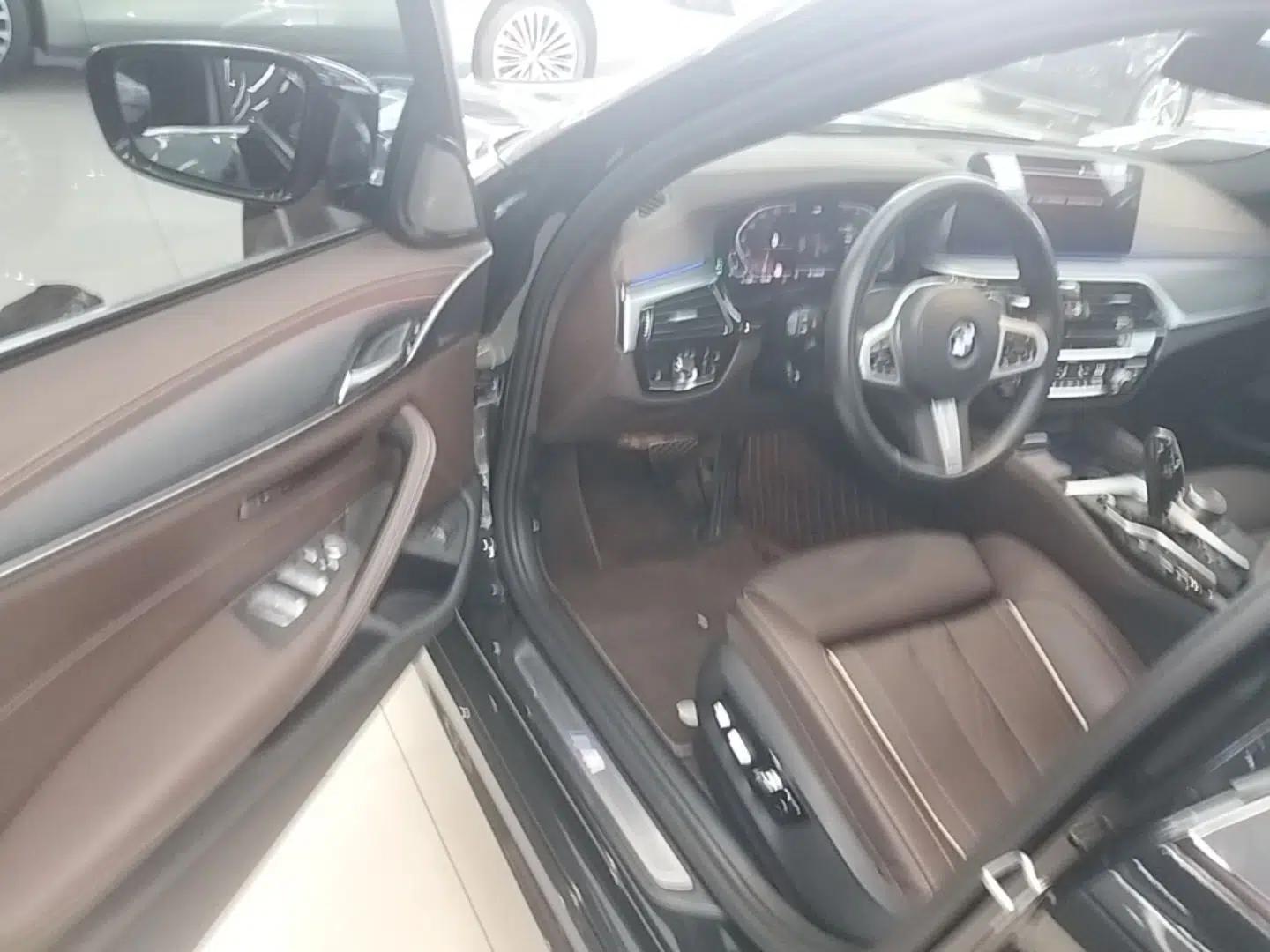 BMW 5 Series 2022 Second Facelift 530Li Luxury Version M Sport Package — миниатюра 18
