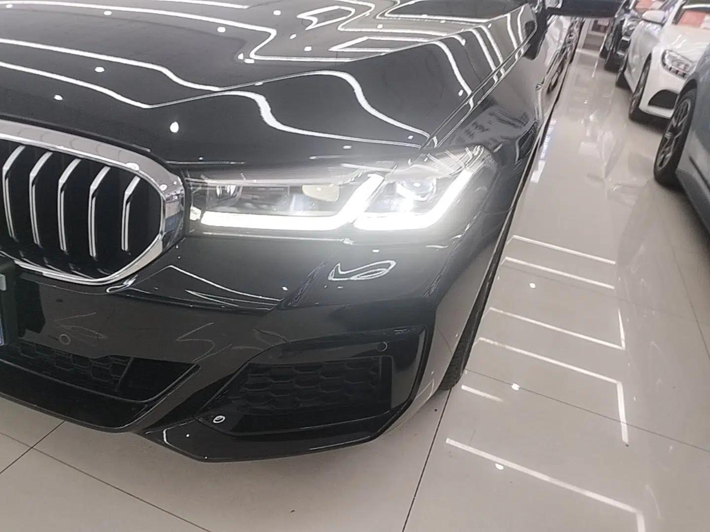 BMW 5 Series 2022 Second Facelift 530Li Luxury Version M Sport Package — миниатюра 8