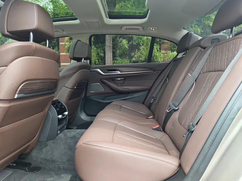 BMW 5 Series 2022 Updated 530Li Luxury Edition Premium Package — миниатюра 14