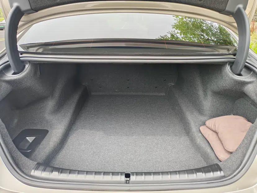BMW 5 Series 2022 Updated 530Li Luxury Edition Premium Package — миниатюра 15