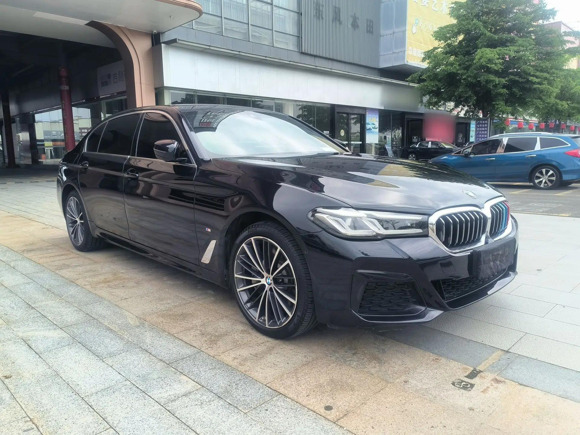 BMW 5 Series 2022 Second Facelift 530Li Leading Edition M Sport Package — миниатюра 3