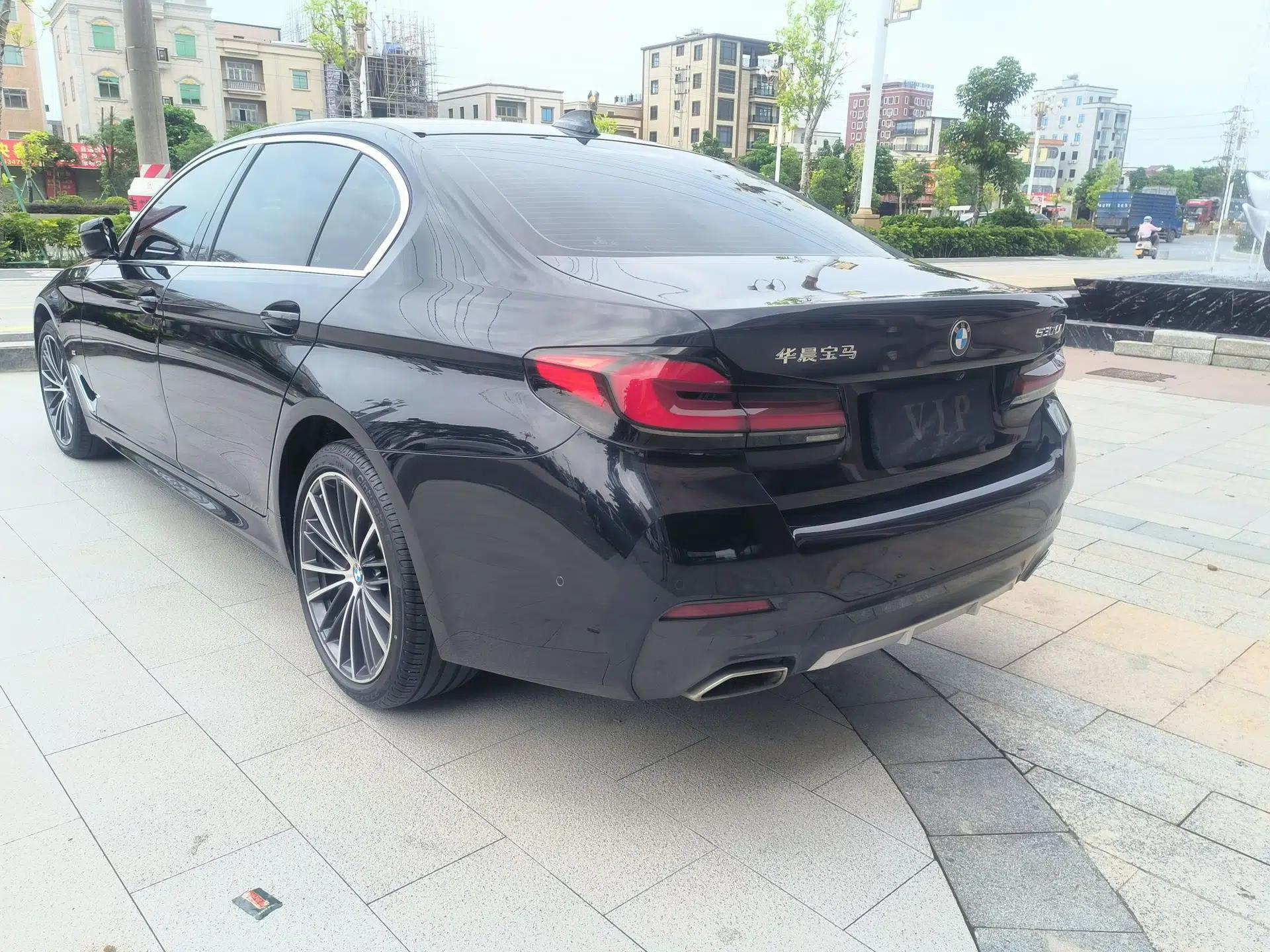 BMW 5 Series 2022 Second Facelift 530Li Leading Edition M Sport Package — миниатюра 4