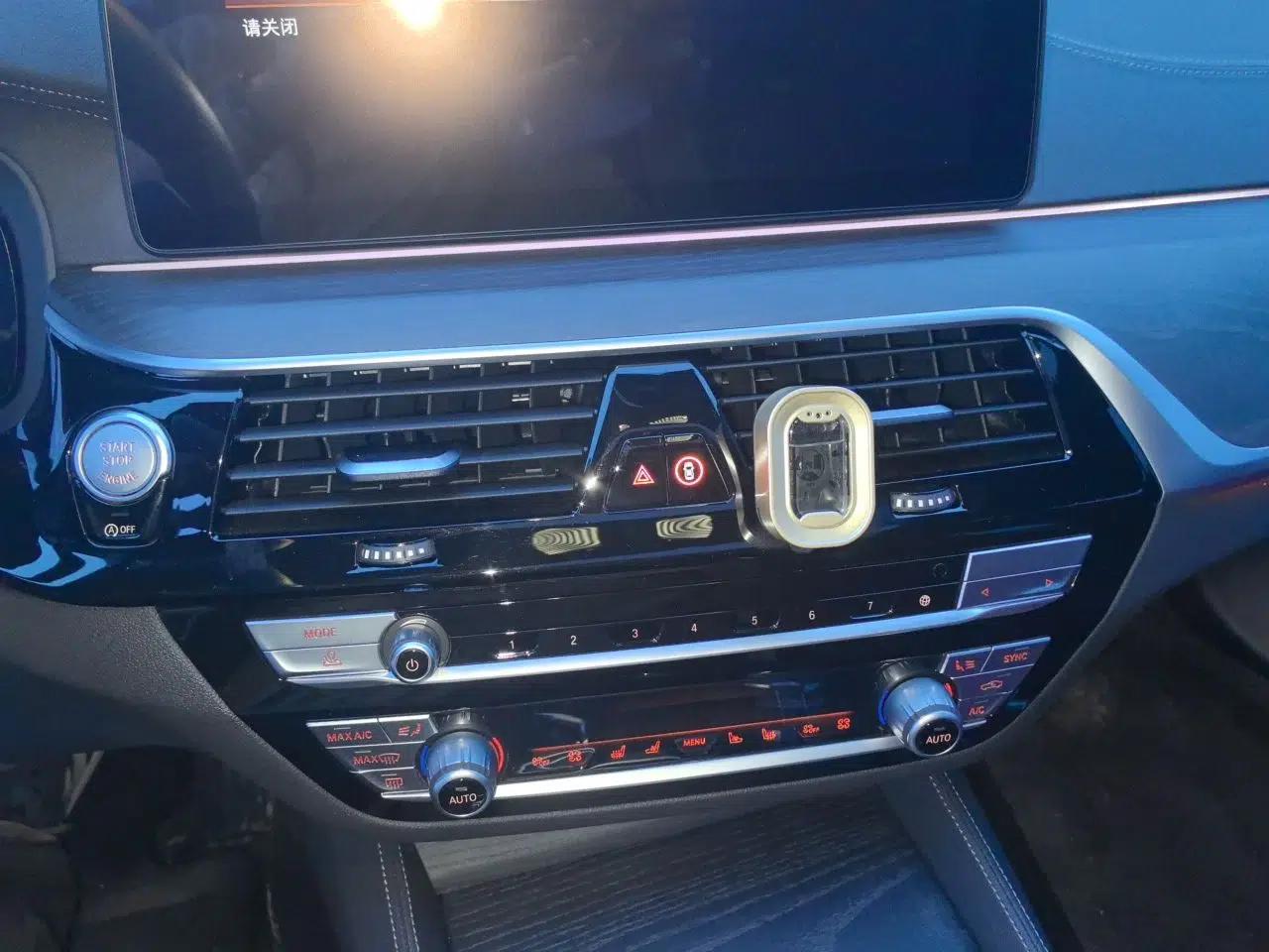 BMW 5 Series 2022 Revised Version 3 530Li Luxury Edition M Sport Package — миниатюра 13