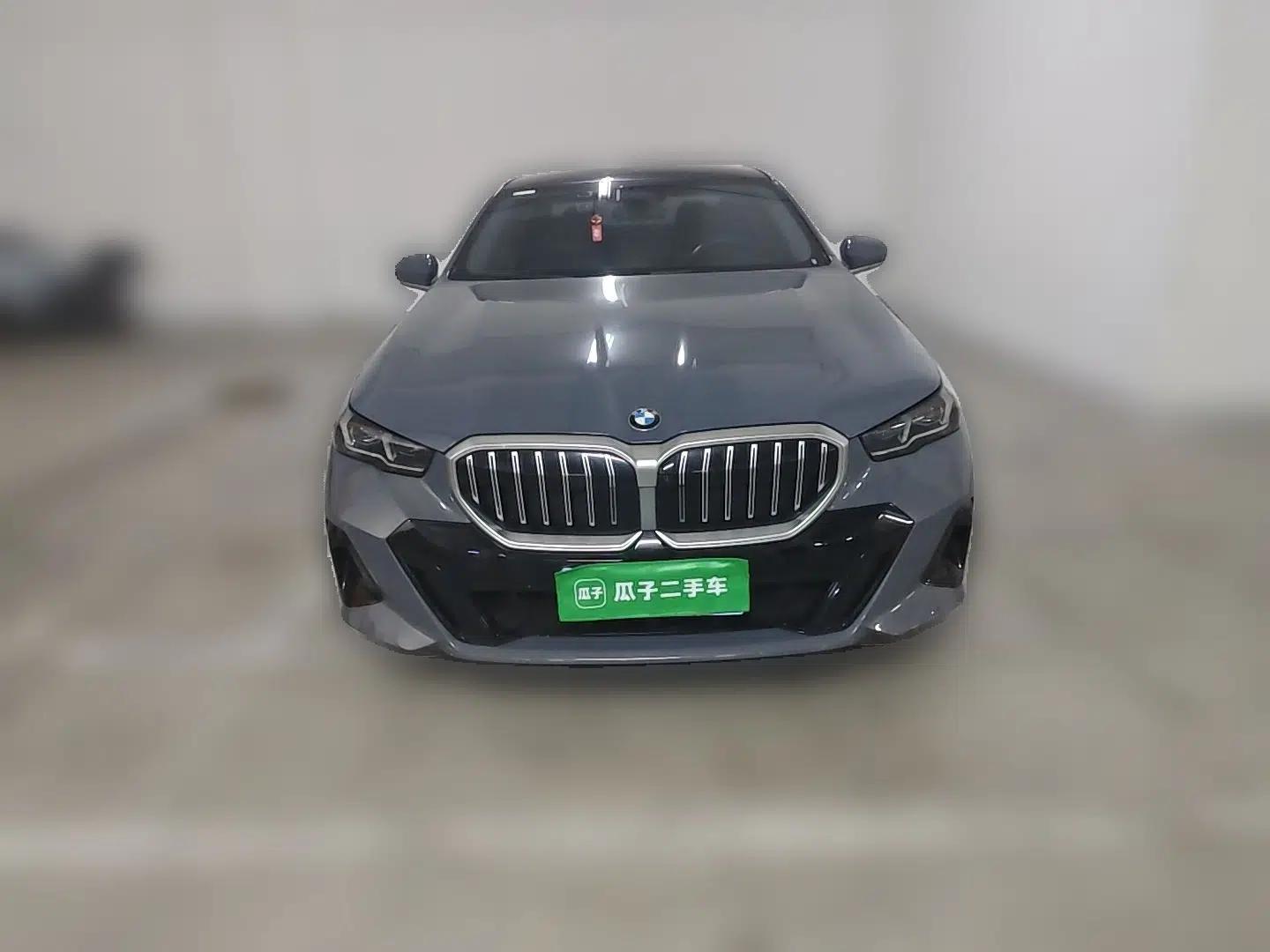 BMW 5 Series 2024 530Li Luxury Edition M Sport Package — миниатюра 2