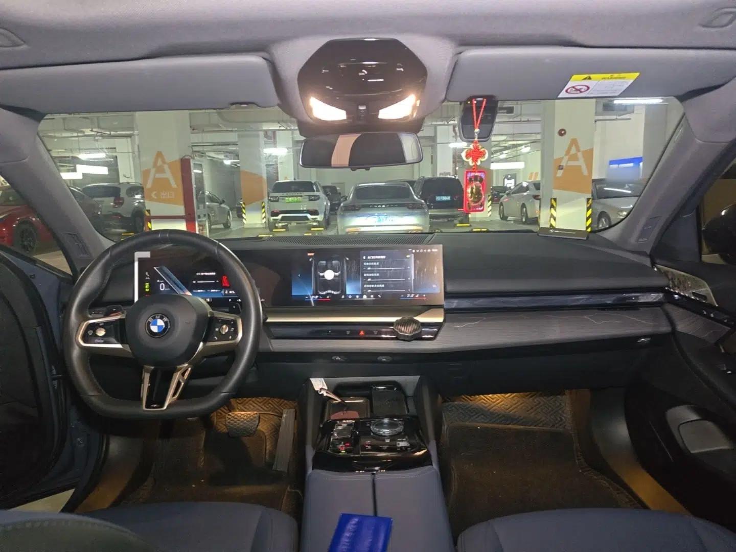BMW 5 Series 2024 530Li Luxury Edition M Sport Package — миниатюра 18