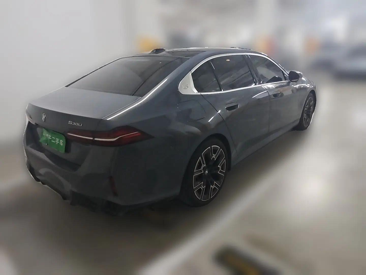 BMW 5 Series 2024 530Li Luxury Edition M Sport Package — миниатюра 6