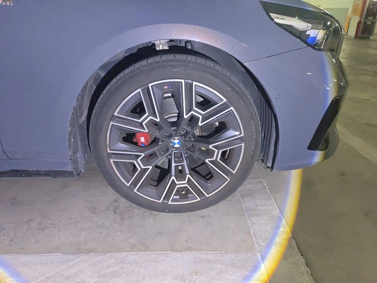BMW 5 Series 2024 530Li Luxury Edition M Sport Package — миниатюра 8
