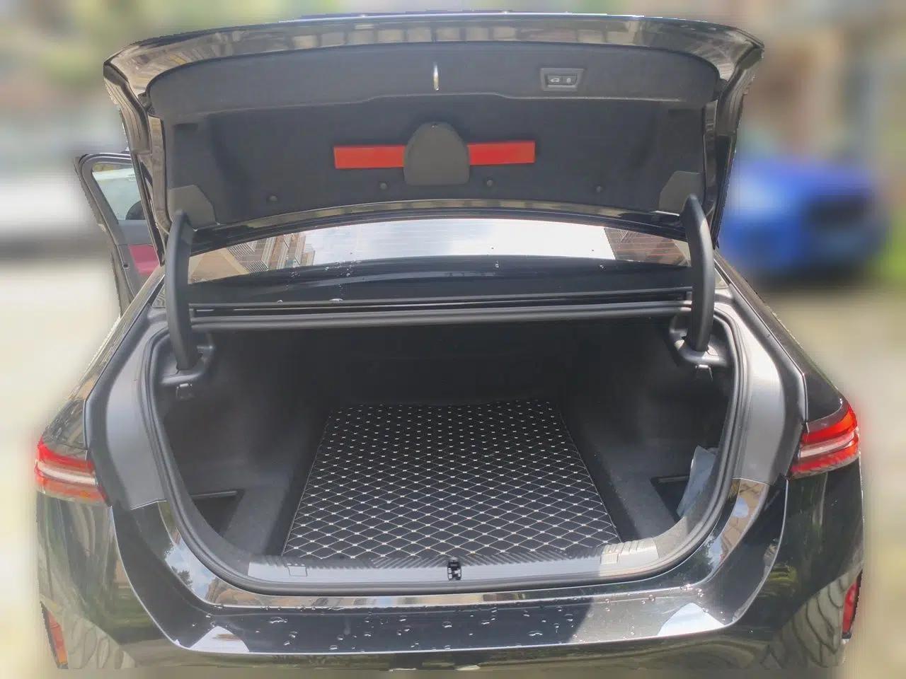 BMW 5 Series 2026 530Li Leading M Sport Package — миниатюра 19