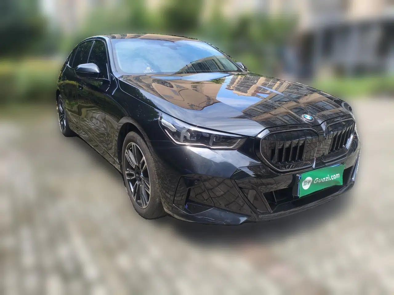 BMW 5 Series 2026 530Li Leading M Sport Package — миниатюра 3