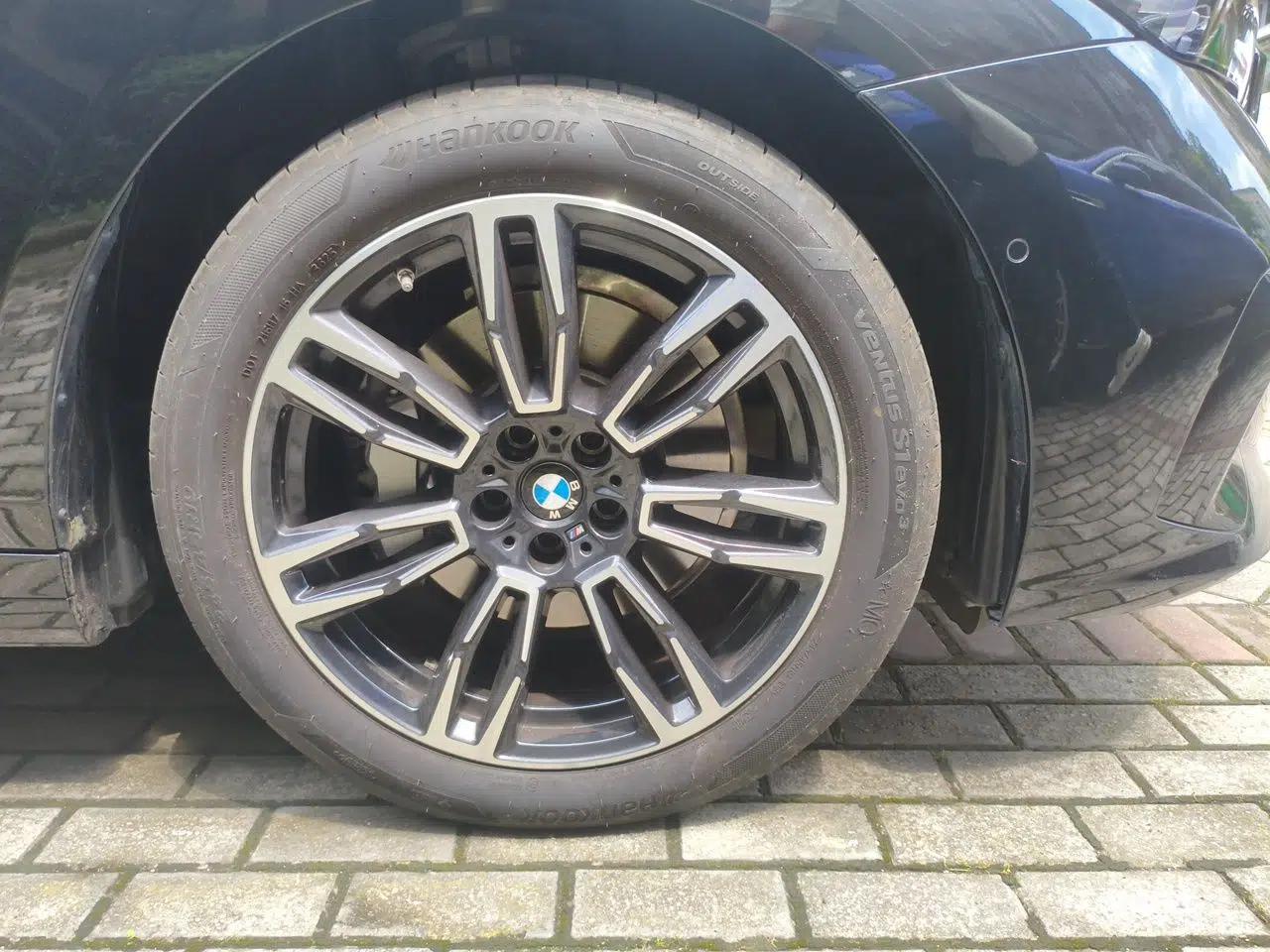 BMW 5 Series 2026 530Li Leading M Sport Package — миниатюра 8