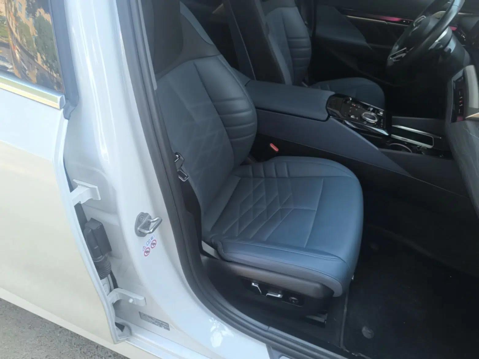 BMW 5 Series 2024 530Li Luxury Edition M Sport Package — миниатюра 19