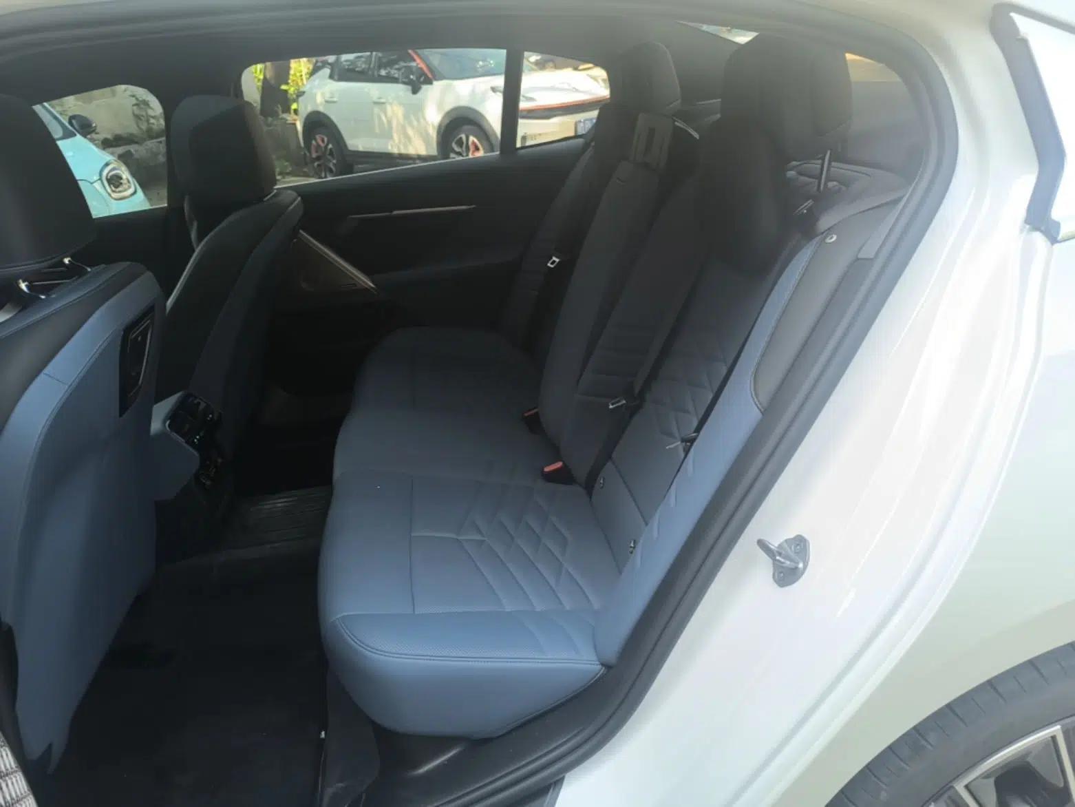BMW 5 Series 2024 530Li Luxury Edition M Sport Package — миниатюра 20