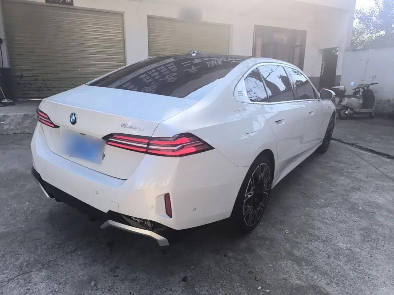 BMW 5 Series 2024 530Li Luxury Edition M Sport Package — миниатюра 6