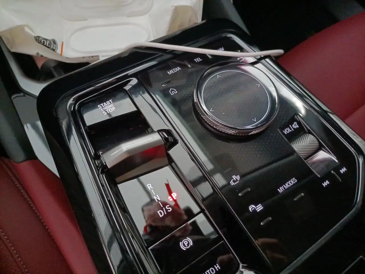 BMW 5 Series 2024 530Li Leading Model M Sport Package — миниатюра 14
