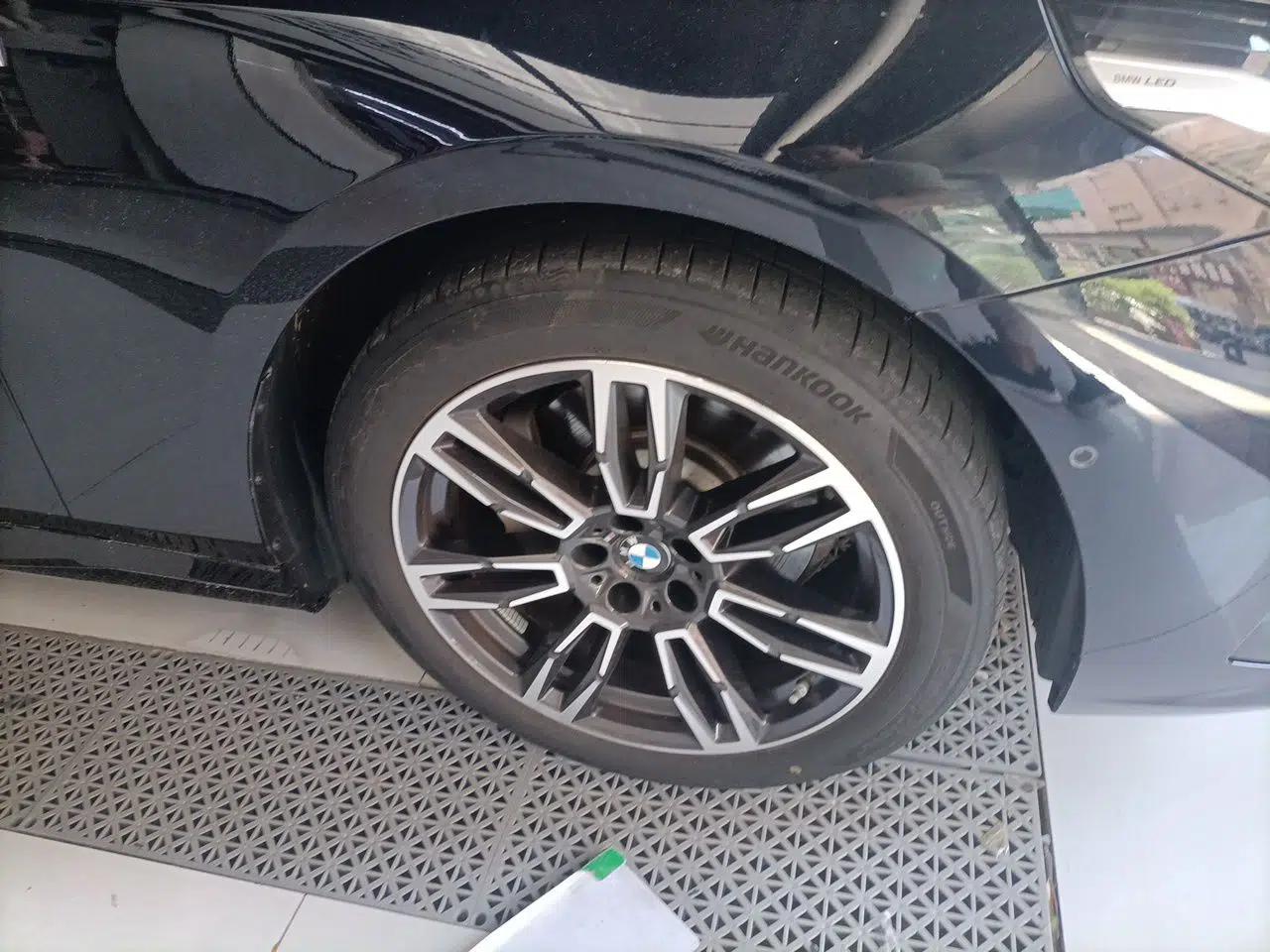 BMW 5 Series 2024 530Li Leading Model M Sport Package — миниатюра 8