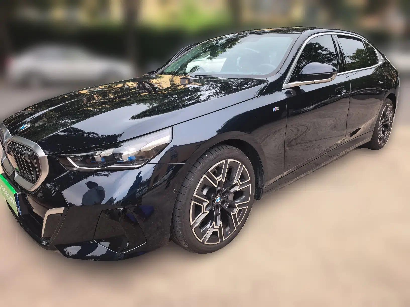 BMW 5 Series 2024 530Li Luxury Edition M Sport Package — миниатюра 1