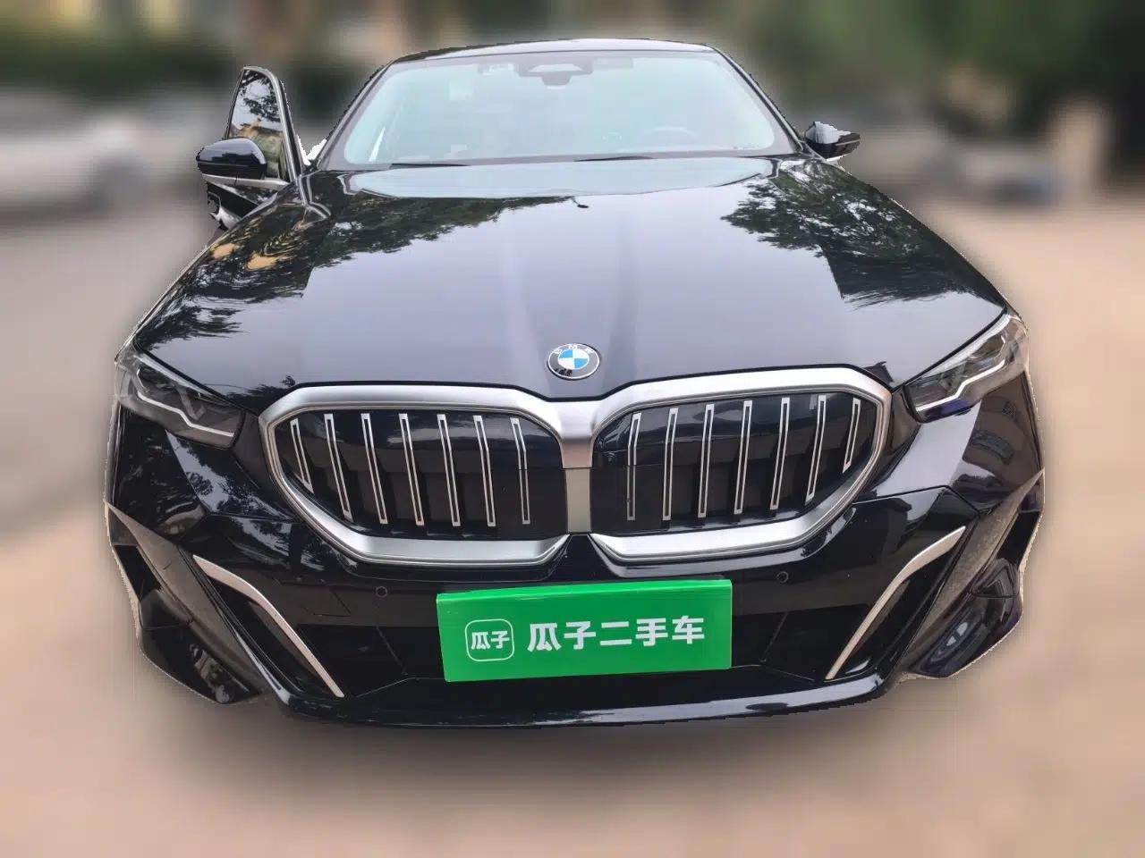 BMW 5 Series 2024 530Li Luxury Edition M Sport Package — миниатюра 2