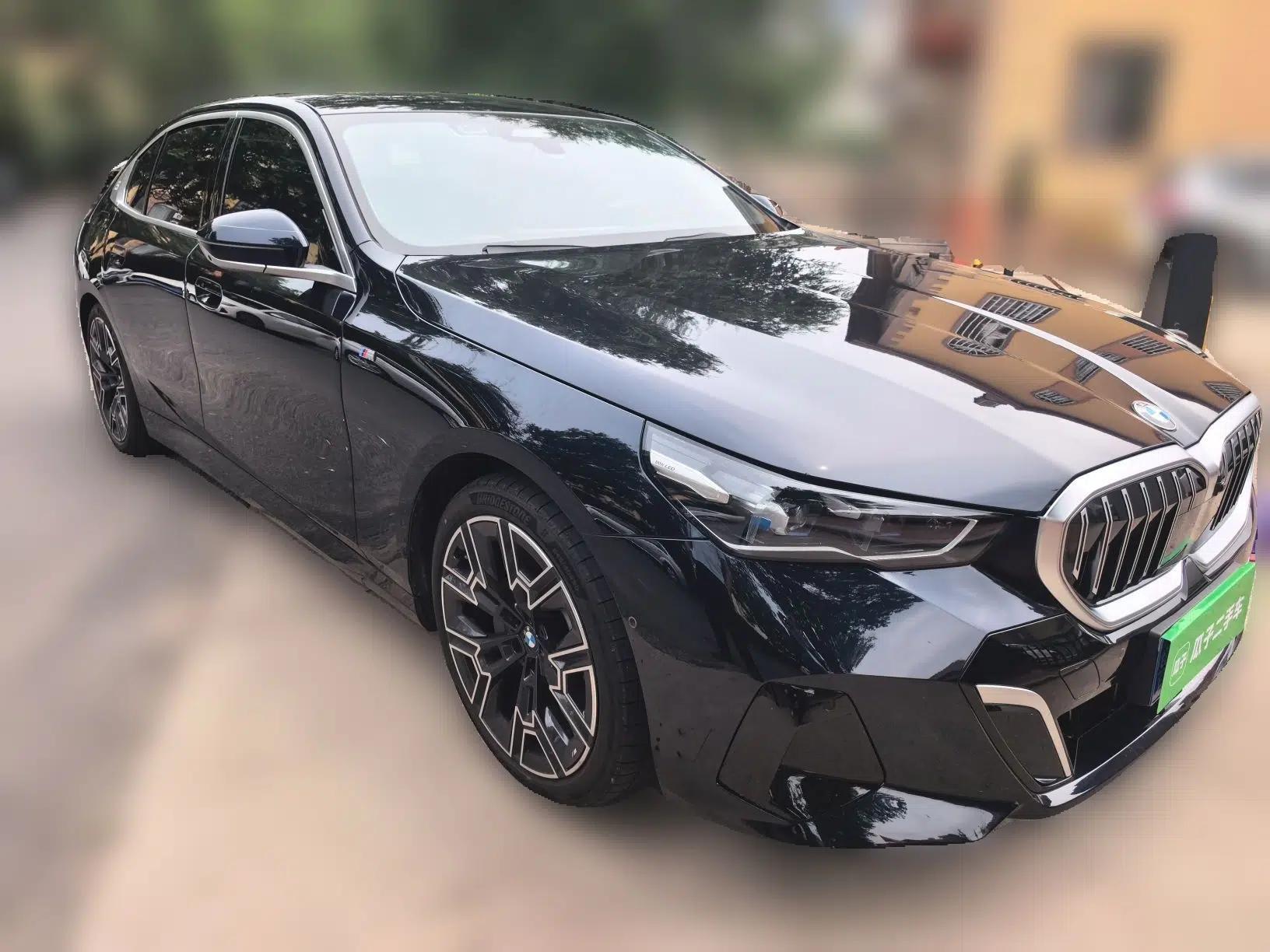BMW 5 Series 2024 530Li Luxury Edition M Sport Package — миниатюра 3