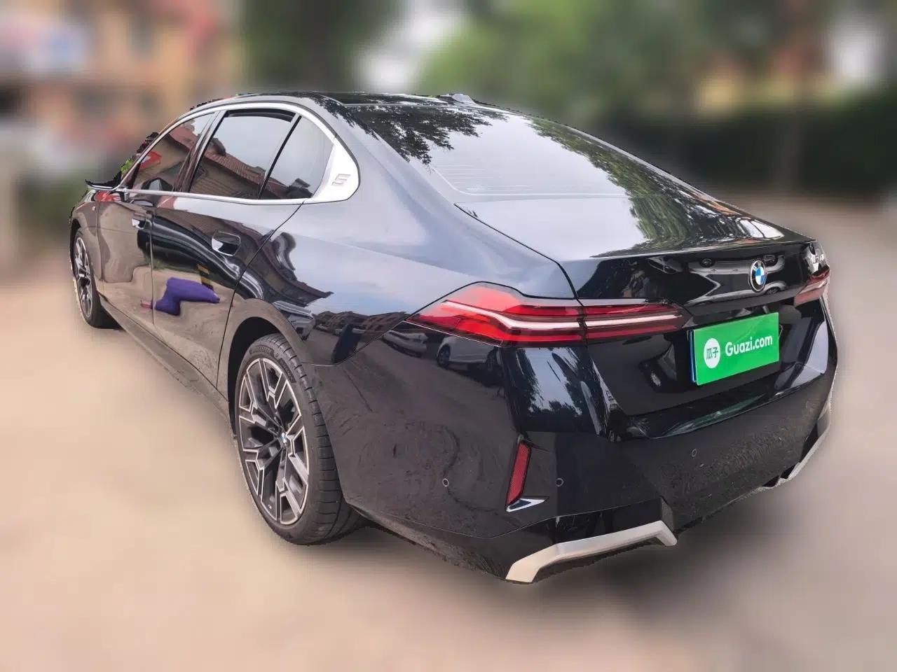BMW 5 Series 2024 530Li Luxury Edition M Sport Package — миниатюра 4