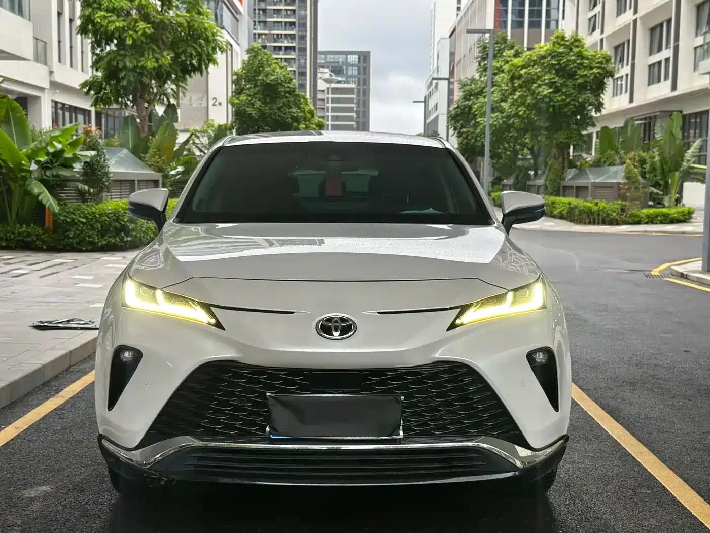 Venza 2022 2.0L CVT 2WD Premium Edition — миниатюра 2