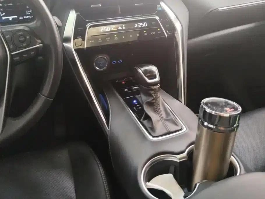 Venza 2022 Hybrid 2.5L CVT 4WD Supreme Edition — миниатюра 16