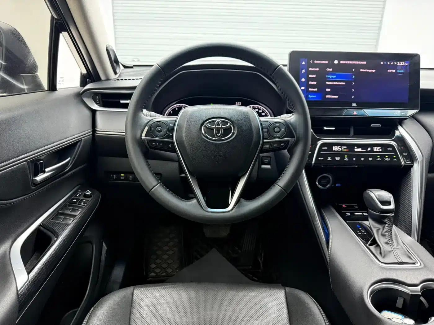 Venza 2022 2.0L CVT 2WD Premium Edition — миниатюра 13