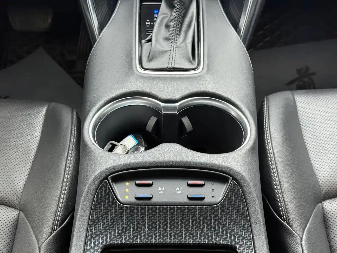 Venza 2022 2.0L CVT 2WD Premium Edition — миниатюра 16