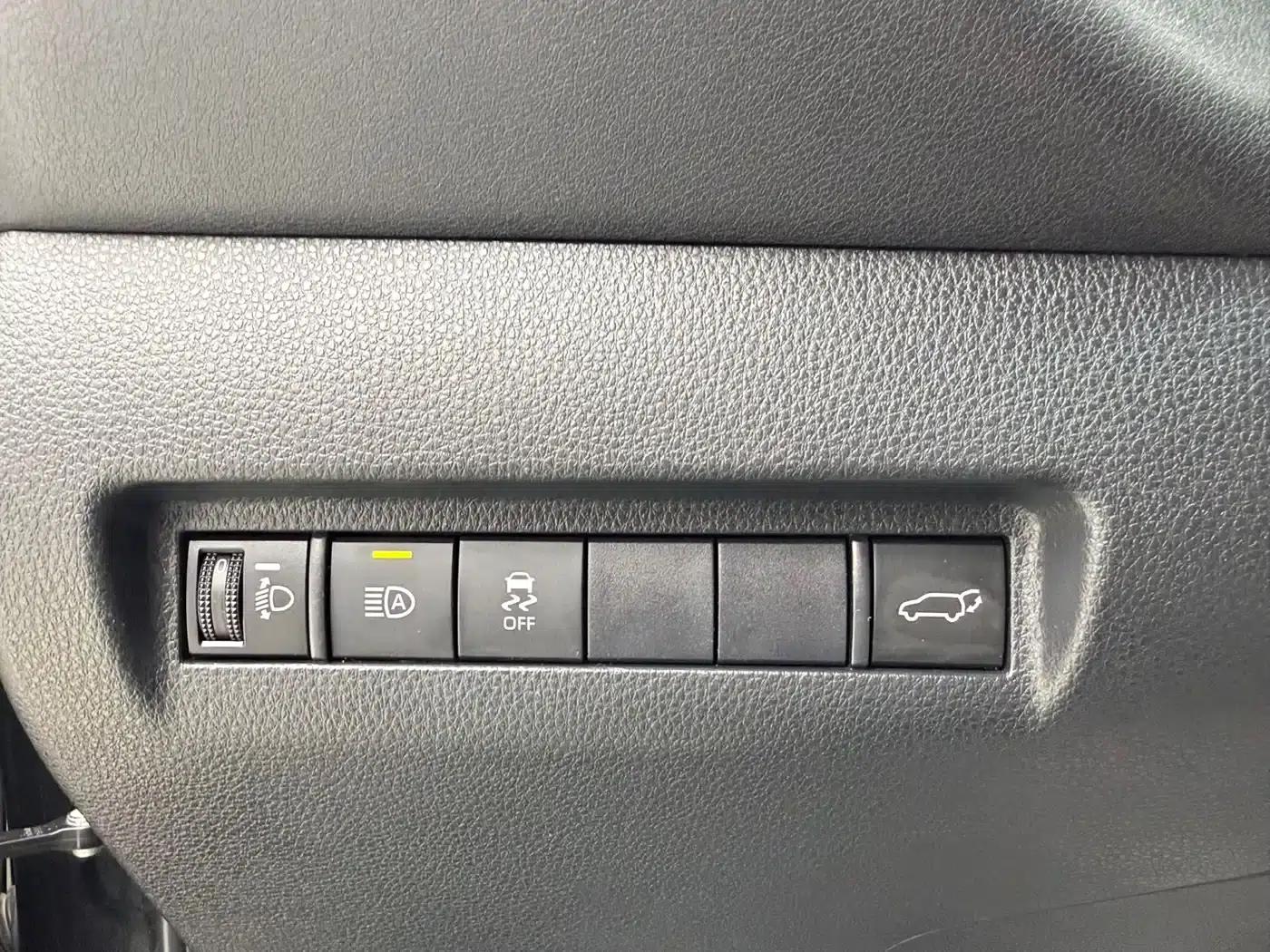 Venza 2022 2.0L CVT 2WD Premium Edition — миниатюра 17