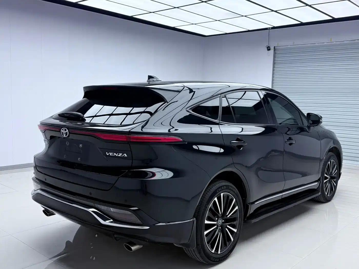 Venza 2022 2.0L CVT 2WD Premium Edition — миниатюра 5