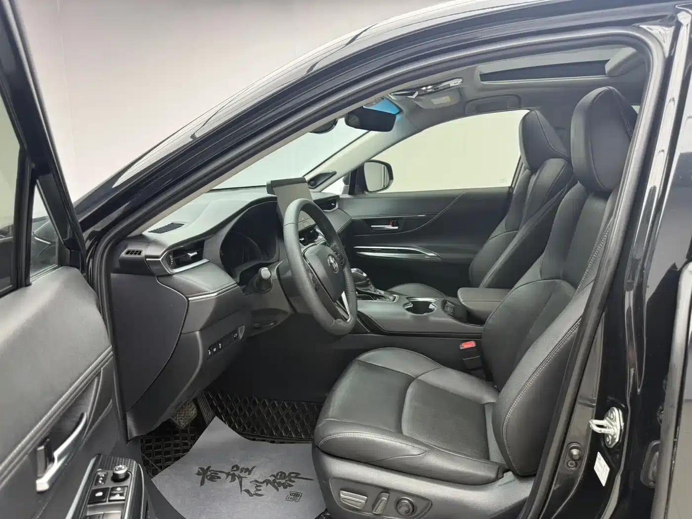 Venza 2022 2.0L CVT 2WD Premium Edition — миниатюра 6