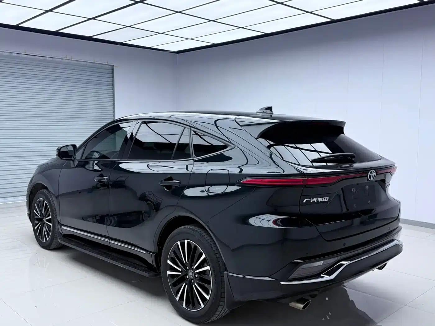 Venza 2022 2.0L CVT 2WD Premium Edition — миниатюра 8