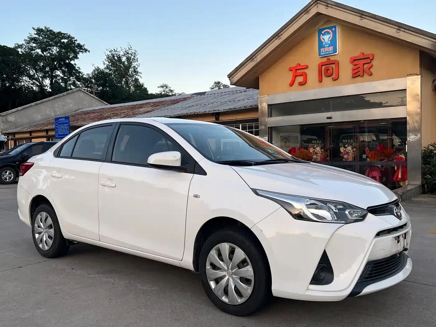 YARiS L 2017 1.5E CVT Dynamic Edition — миниатюра 3
