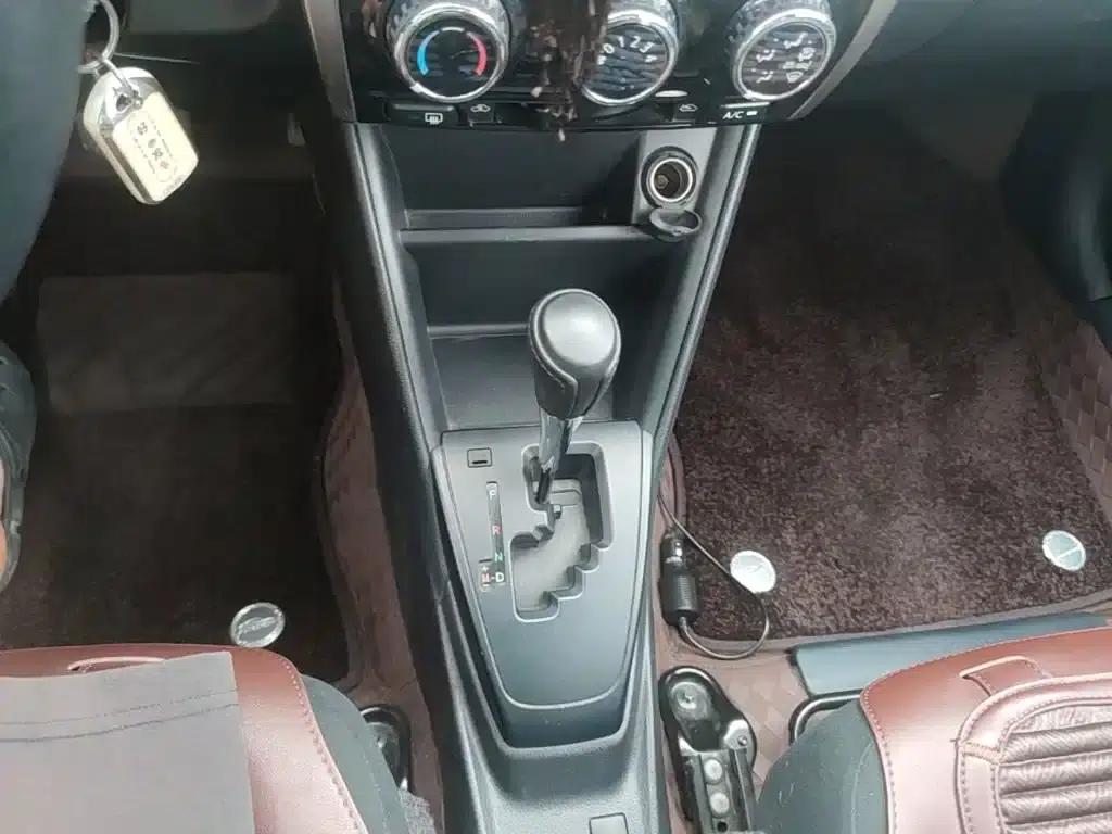 YARiS L 2017 1.5E CVT Dynamic Edition — миниатюра 14