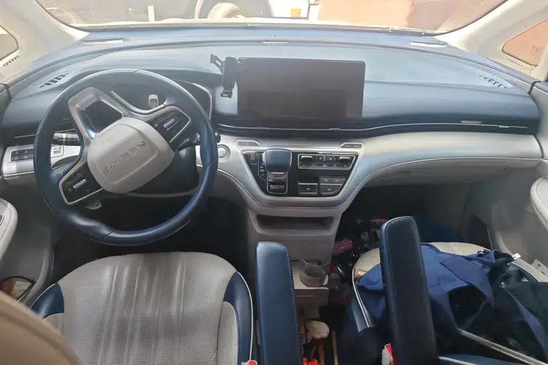 Roewe iMAX8 2021 400TGI Supreme Series Edition — миниатюра 15