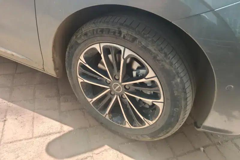 Roewe iMAX8 2021 400TGI Supreme Series Edition — миниатюра 9