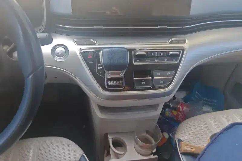 Roewe iMAX8 2021 400TGI Supreme Series Edition — миниатюра 10