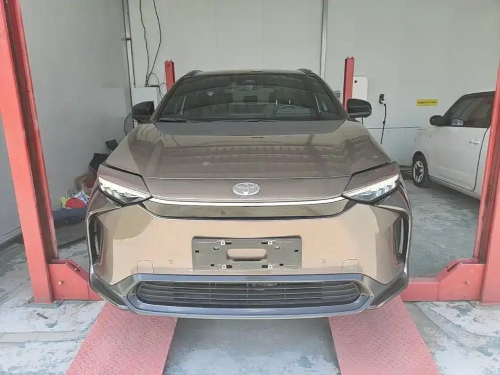 FAW Toyota bZ4X 2022 Two-Wheel Drive Long Range PRO Edition — миниатюра 3