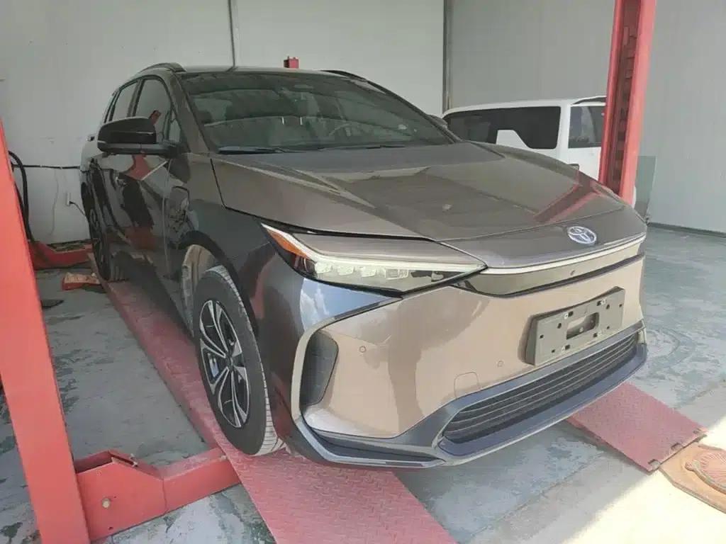 FAW Toyota bZ4X 2022 Two-Wheel Drive Long Range PRO Edition — миниатюра 4