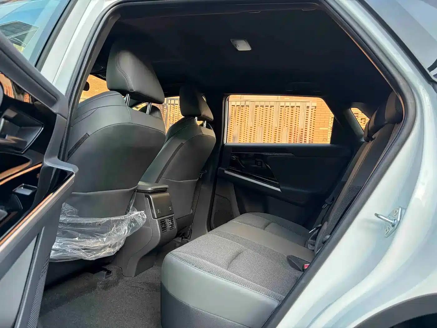 Platinum 4X 2025 Model 615 Air Edition — миниатюра 13