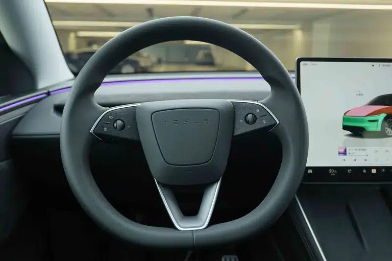 Model Y 2025 Long Range All-Wheel Drive — миниатюра 12